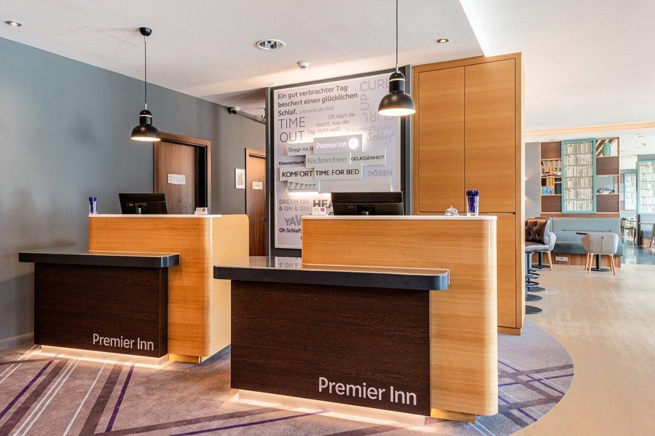 Holiday Inn Express Stuttgart Airport, An Ihg Hotel Leinfelden-Echterdingen Eksteriør bilde