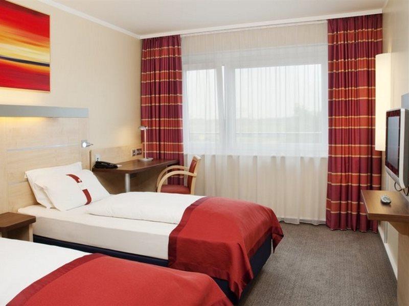 Holiday Inn Express Stuttgart Airport, An Ihg Hotel Leinfelden-Echterdingen Eksteriør bilde