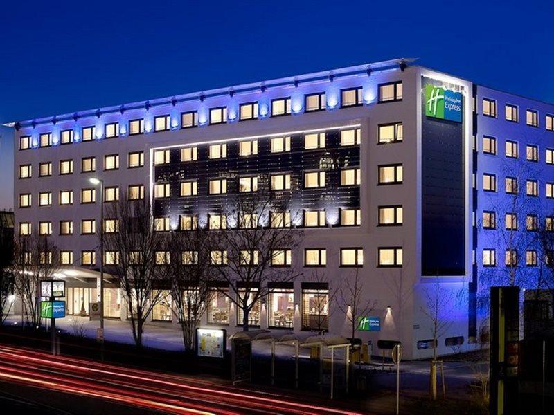 Holiday Inn Express Stuttgart Airport, An Ihg Hotel Leinfelden-Echterdingen Eksteriør bilde