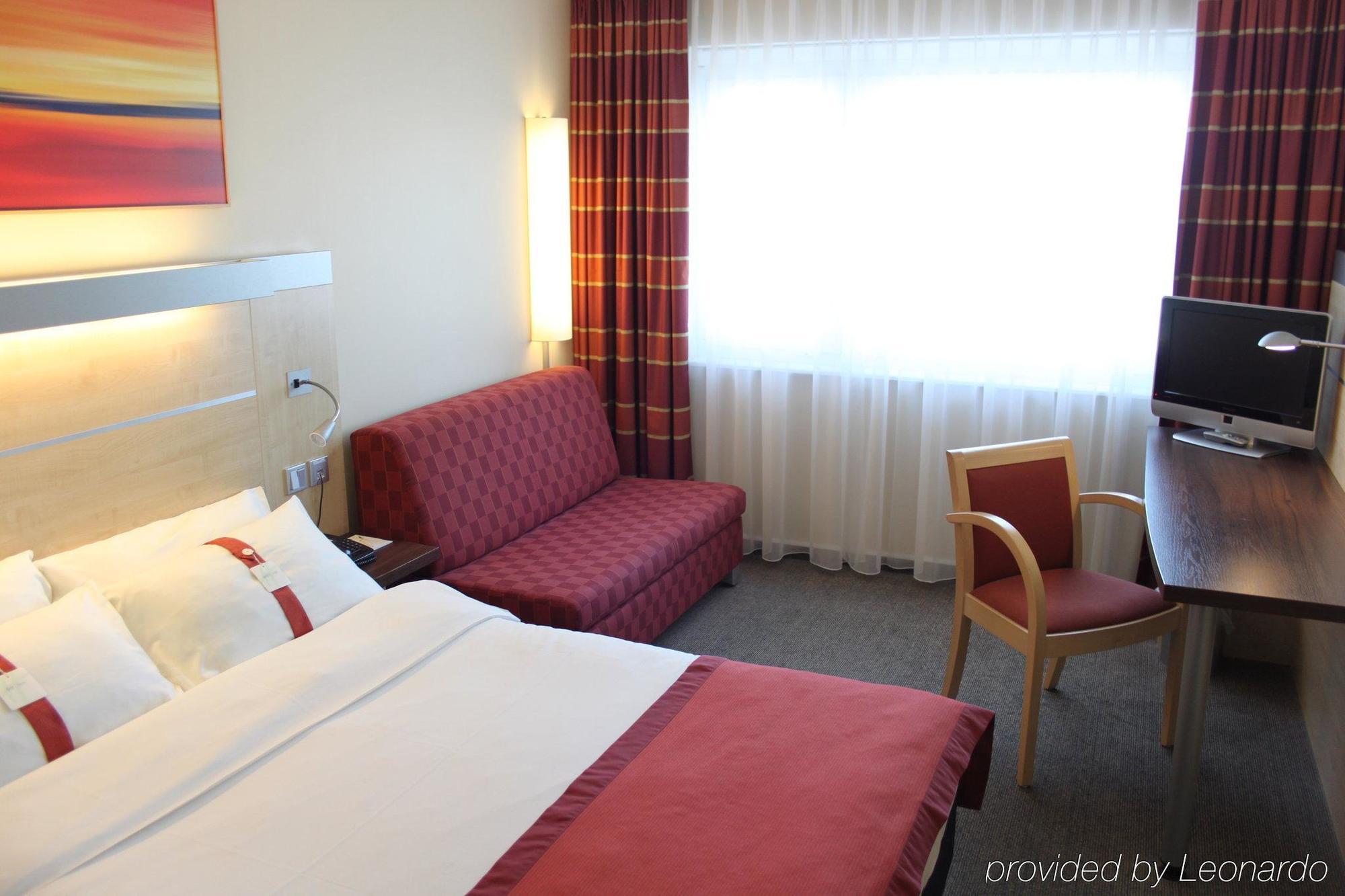 Holiday Inn Express Stuttgart Airport, An Ihg Hotel Leinfelden-Echterdingen Eksteriør bilde