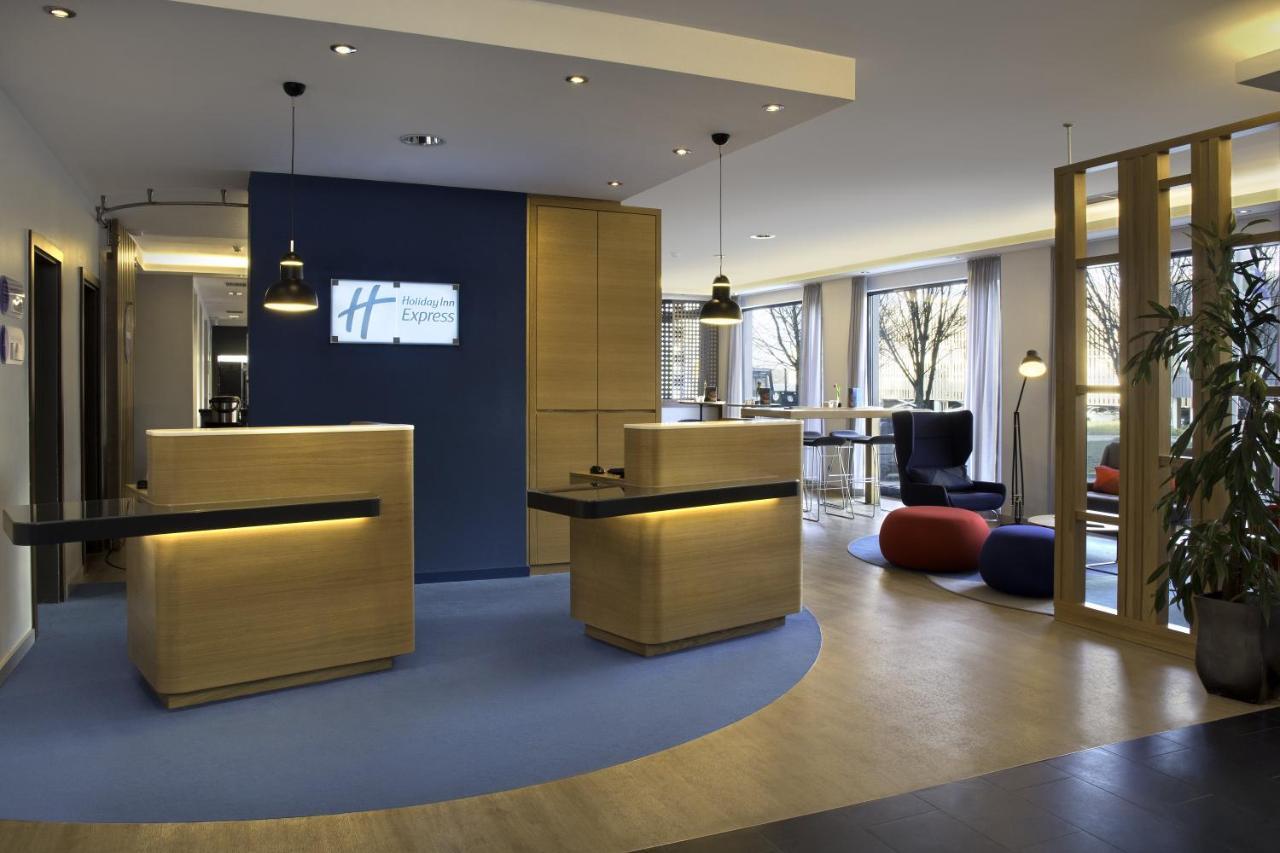 Holiday Inn Express Stuttgart Airport, An Ihg Hotel Leinfelden-Echterdingen Eksteriør bilde