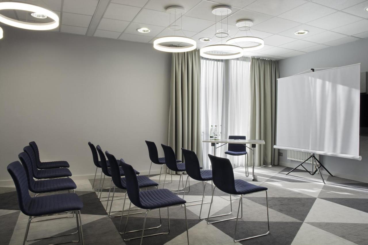 Holiday Inn Express Stuttgart Airport, An Ihg Hotel Leinfelden-Echterdingen Eksteriør bilde