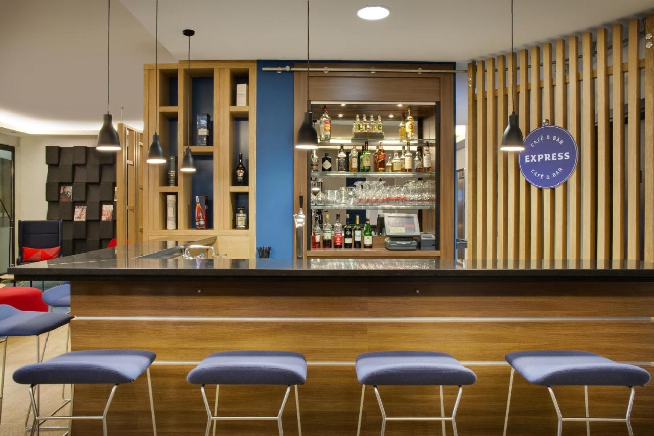 Holiday Inn Express Stuttgart Airport, An Ihg Hotel Leinfelden-Echterdingen Eksteriør bilde