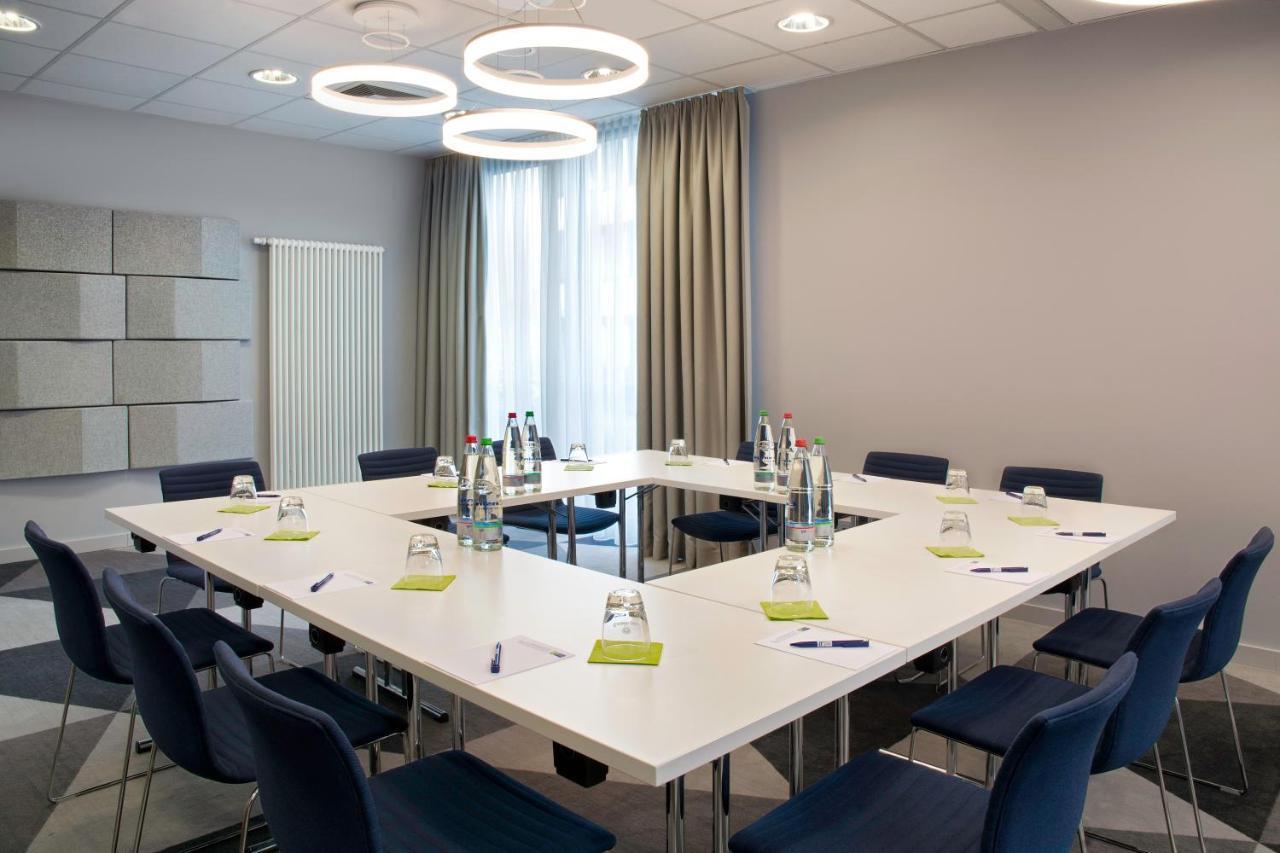 Holiday Inn Express Stuttgart Airport, An Ihg Hotel Leinfelden-Echterdingen Eksteriør bilde