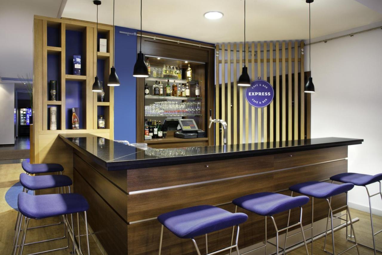 Holiday Inn Express Stuttgart Airport, An Ihg Hotel Leinfelden-Echterdingen Eksteriør bilde